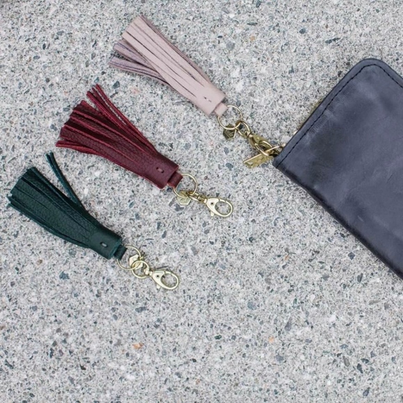 Sseko Leather Tassel Clip in Sandstone - Picture 2 of 2